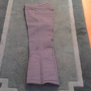 Skyr Gray Ski Pants, 8 Reg 59% Nylon, 38% Wool & 3% Spandex. Excellent Condition